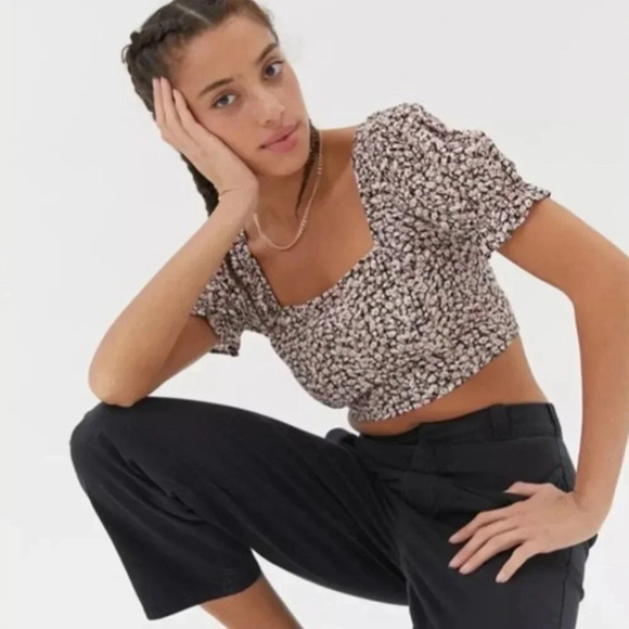 UO Mia Puff Sleeve Cropped Top - Picture 3 of 7